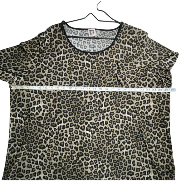 Anne Klein Women’s Top Blouse Size 2X Cheetah Print Button Accents Down Back - Picture 7 of 9